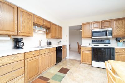 5841 Lenox Road, House other with 3 bedrooms, 2 bathrooms and 2 parking in Lisle IL | Image 3