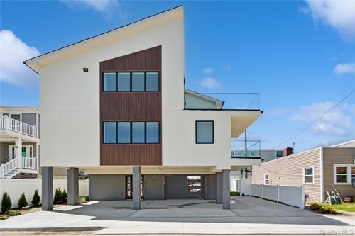 27 Kerrigan St, Long Beach, NY, 11561-2510 | Card Image