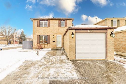 bsmt-635 Beckworth Sq, Pickering, ON, L1V3X3 | Card Image