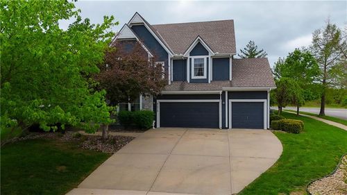 21715 W 100th Ter, Lenexa, KS, 66220-3752 | Card Image
