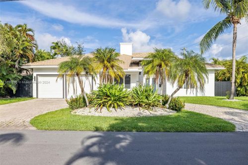 543 Hibiscus Dr, Hallandale Beach, FL, 33009-6509 | Card Image
