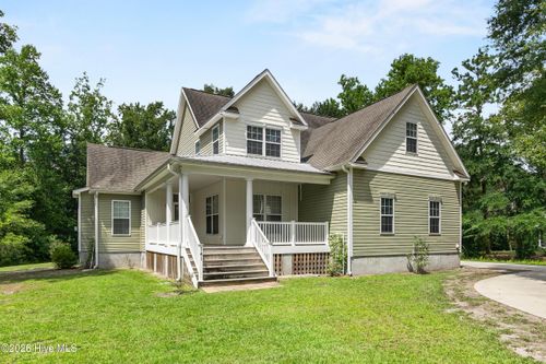 141 Sweetbrier Dr, Burgaw, NC, 28425-4452 | Card Image