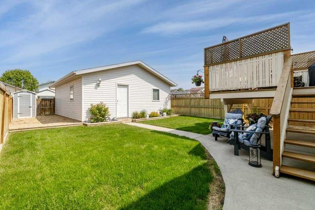 260 Deschner Close, House other with 5 bedrooms, 2 bathrooms and 2 parking in Red Deer AB | Image 6
