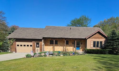 8764 Saunders Rd, Sterling, MI, 48659-9608 | Card Image