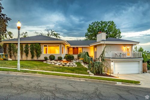 2722 E Eagle Way, Salt Lake City, UT, 84108-2805 | Card Image