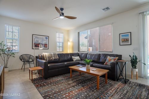 1081 E Ascent Street, Tucson, AZ, 85719 | Card Image