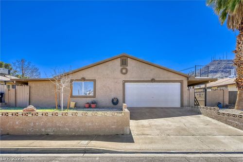 325 W Rochell Dr, Henderson, NV, 89015-7768 | Card Image