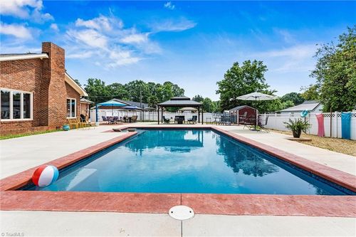 312 Rumple St, Troutman, NC, 28166-8525 | Card Image