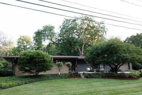 916 Ray St, Geneva, IL, 60134-3072 | Card Image