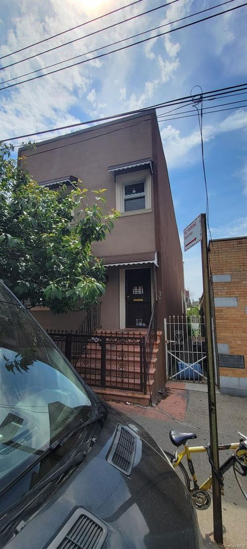 3216 99th St, East Elmhurst, NY, 11369-1831 | Card Image
