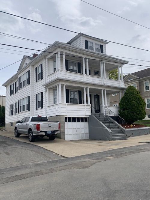 100 S Blossom St, East Providence, RI, 02914-2905 | Card Image