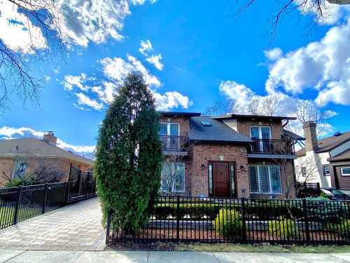 1052 Margret St, Des Plaines, IL, 60016-6319 | Card Image
