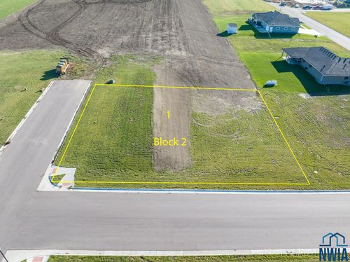 1303 Willard Ln, Larchwood, IA, 51241-7668 | Card Image