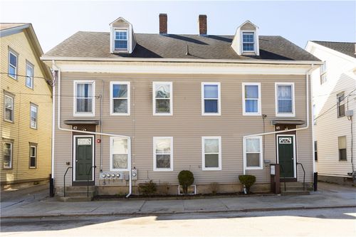 2-42 Bentley St, Woonsocket, RI, 02895-2912 | Card Image