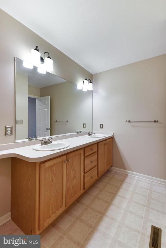 771 Creekside Dr, Townhouse with 3 bedrooms, 3 bathrooms and null parking in HUMMELSTOWN PA | Image 18