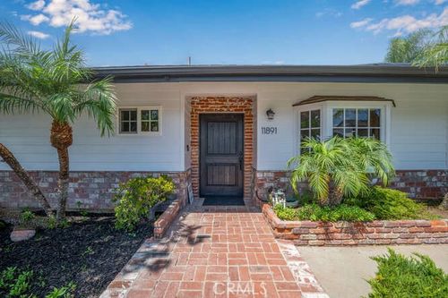 11891 Gladstone Dr, Santa Ana, CA, 92705 | Card Image