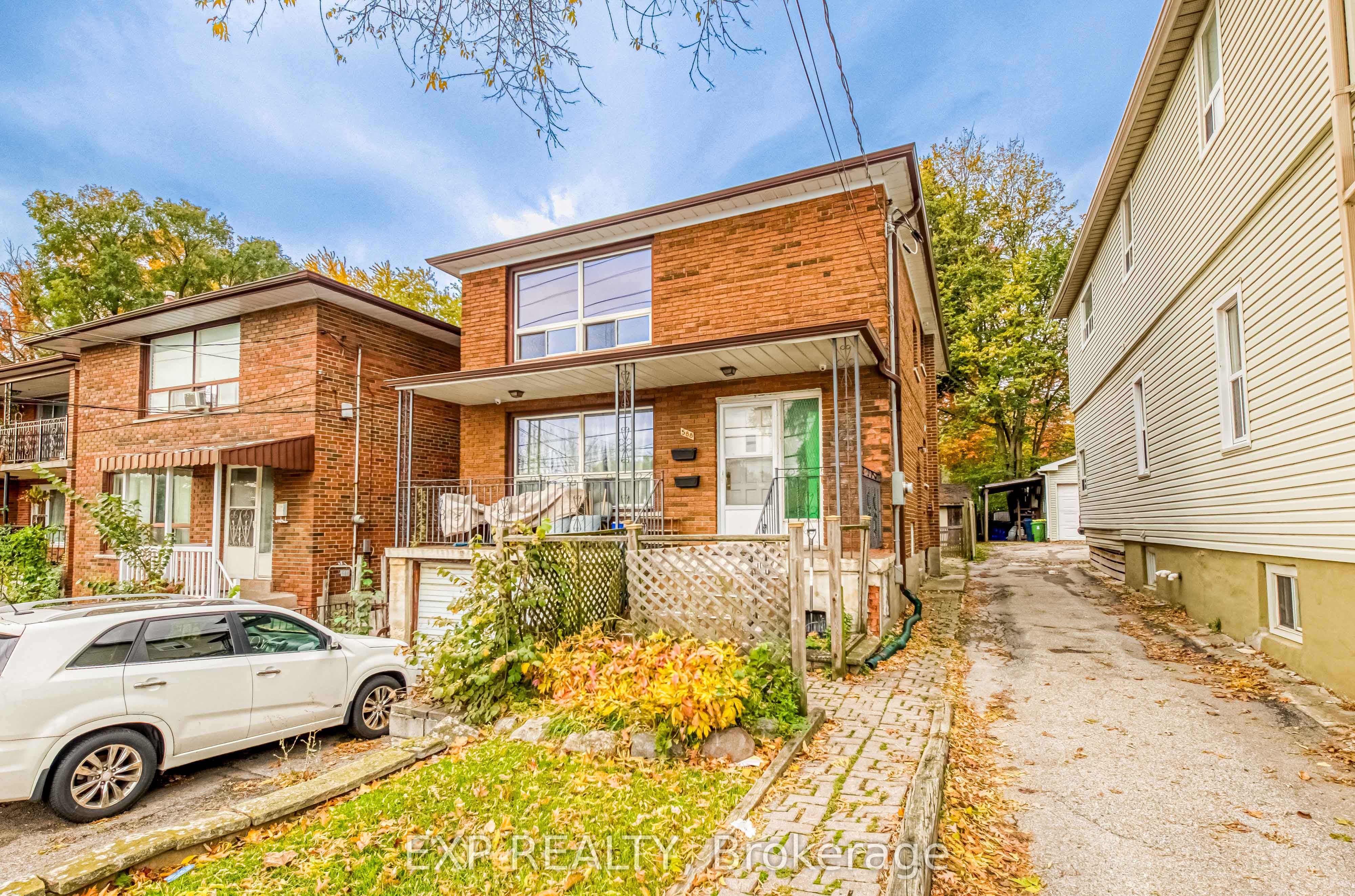 Residential Lease in Toronto E06 2