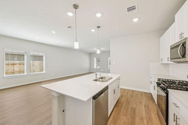 18346 Landing Meadows Ln, House other with 5 bedrooms, 4 bathrooms and 2 parking in New Caney TX | Image 9
