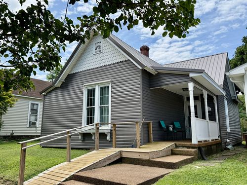 208 E 8th St, Metropolis, IL, 62960-1910 | Card Image