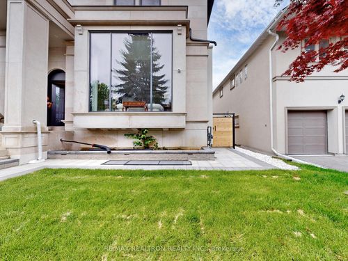 34 Morewood Cres, North York, ON, M2K1L7 | Card Image