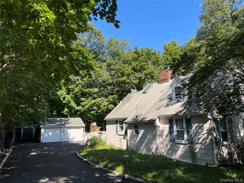 210 Landing Ave, Smithtown, NY, 11787-1728 | Card Image