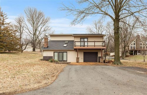 511 Southwest Dr, Warrensburg, MO, 64093-3021 | Card Image