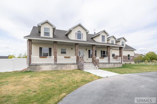 11 N 3202 E, Idaho Falls, ID, 83401-5135 | Card Image