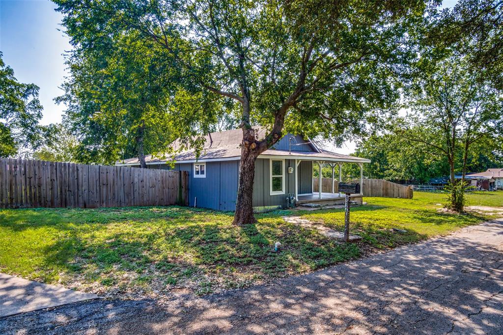 Traylor St, Granbury, TX 76048