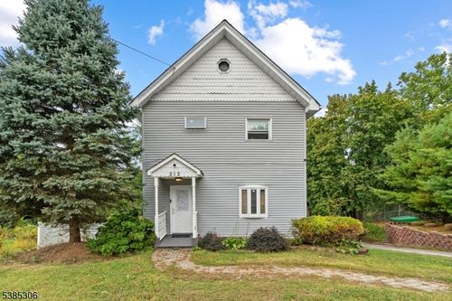 212 State Rt 23 S, Hamburg, NJ, 07419-1707 | Card Image