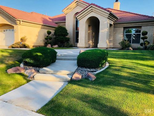 12505 Crown Crest Dr, Bakersfield, CA, 93311-8565 | Card Image