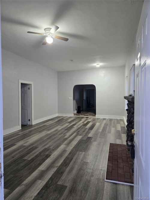 14 Warren St, Ellenville, NY, 12428-2018 | Card Image