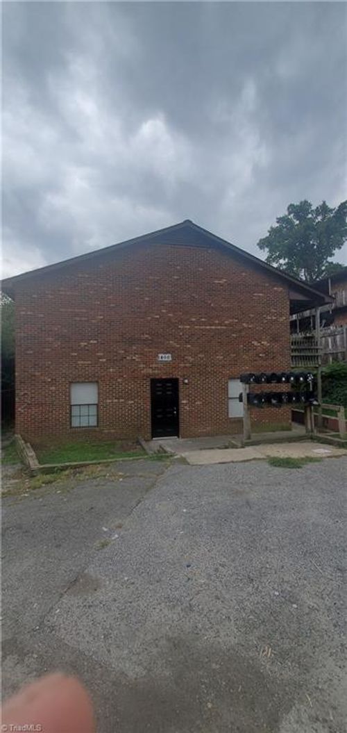 1400 W Academy St, Winston-Salem, NC, 27103-3855 | Card Image