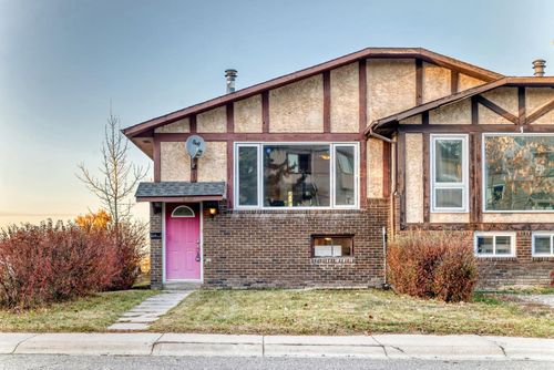 260 Berwick Dr Nw, Calgary, AB, T3K1P5 | Card Image