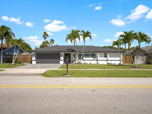 12137 Stratford St, Wellington, FL, 33414-5663 | Card Image
