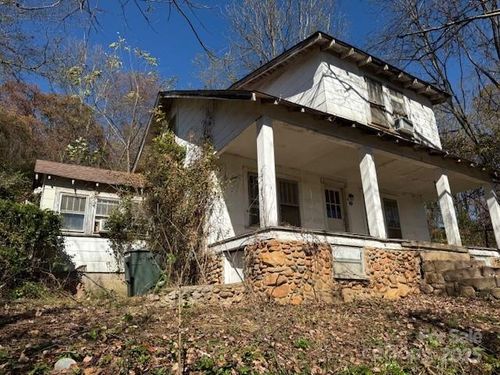 136 Edwards St, Waynesville, NC, 28786-7700 | Card Image