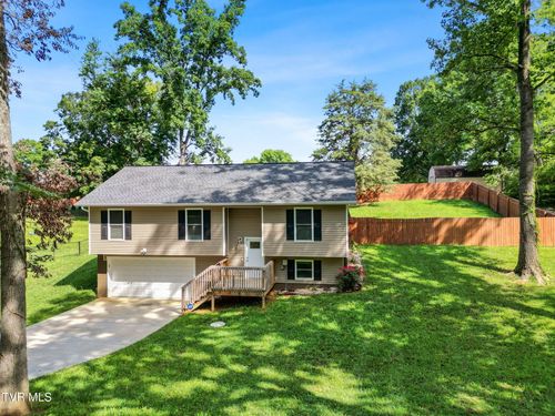135 Woodcrest Dr, Greeneville, TN, 37745-0513 | Card Image