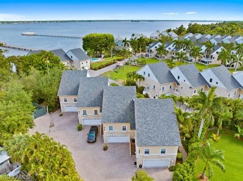 819 James St, FORT MYERS, FL, 33916-1111 | Card Image