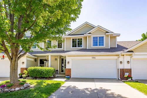7216 Espanade St, Johnston, IA, 50131-2441 | Card Image