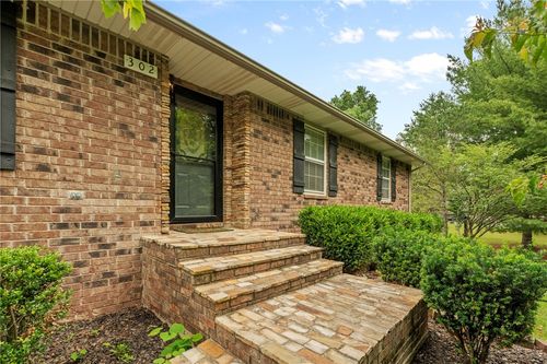 302 Tamarind St, Harrison, AR, 72601-4836 | Card Image