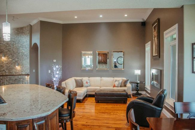 22 Crystal Cres, House other with 3 bedrooms, 3 bathrooms and 5 parking in Widewater AB | Image 11