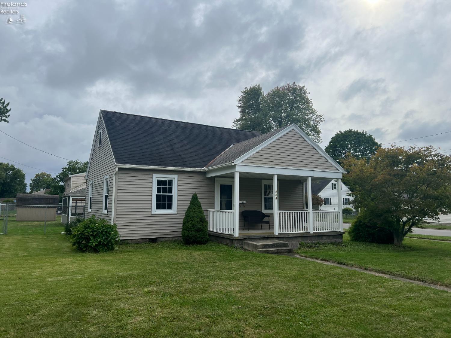 Woodlawn Ave, Norwalk, OH 44857