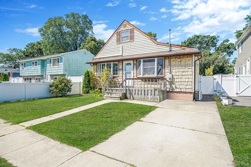 245 Waldo St, Copiague, NY, 11726-3610 | Card Image