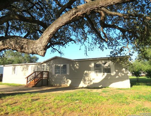 908 Texas St, Pleasanton, TX, 78064-2636 | Card Image