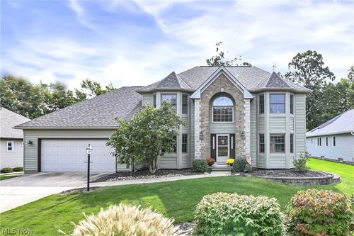 970 Scenic Ln, Seven Hills, OH, 44131-3875 | Card Image