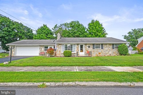 32 Columbus Ave, LITTLESTOWN, PA, 17340-1104 | Card Image