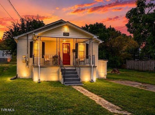 2020 Shelby St, Bristol, TN, 37620-1957 | Card Image