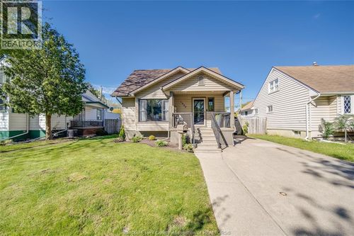 1889 Labadie Rd, Windsor, ON, N8W4J8 | Card Image
