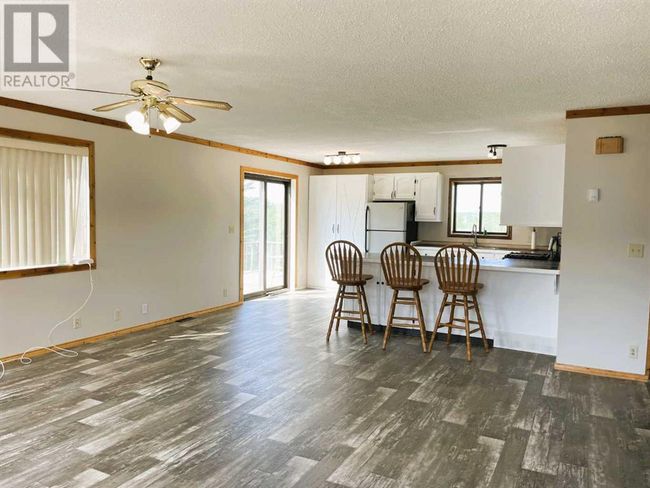 842070 Range Rd, Home with 3 bedrooms, 2 bathrooms and null parking in Fairview AB | Image 6