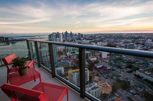 ph4405-501 Ne 31st St, Miami, FL, 33137-4476 | Card Image