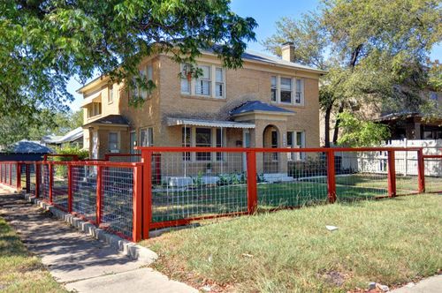 2844 Travis Ave, Fort Worth, TX, 76110-3236 | Card Image